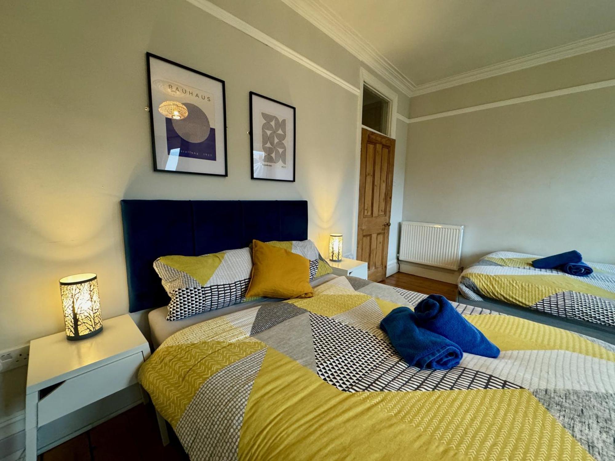 Large Citycentre Townhouse & Hot Tub, Pool Table And Offroad Parking Cardiff Luaran gambar