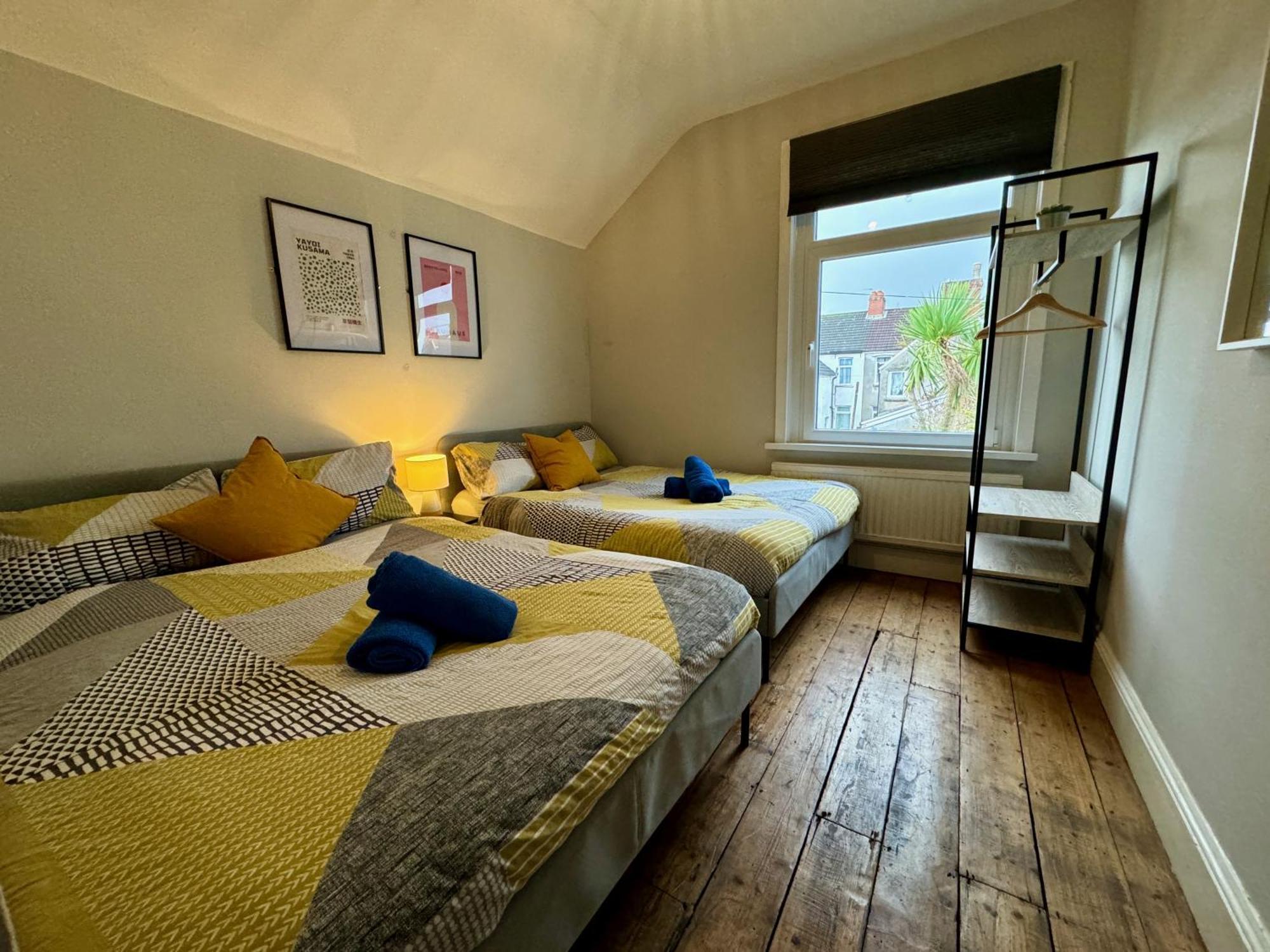 Large Citycentre Townhouse & Hot Tub, Pool Table And Offroad Parking Cardiff Luaran gambar
