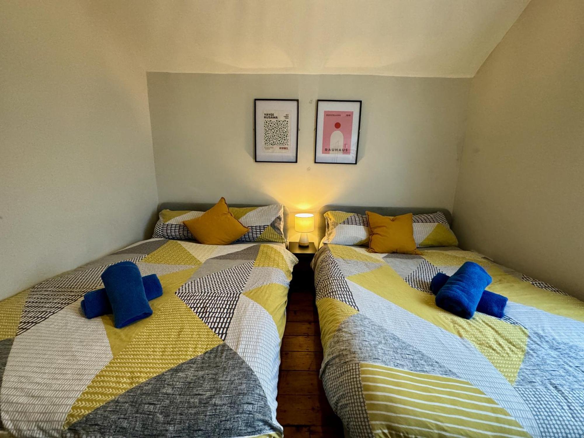 Large Citycentre Townhouse & Hot Tub, Pool Table And Offroad Parking Cardiff Luaran gambar