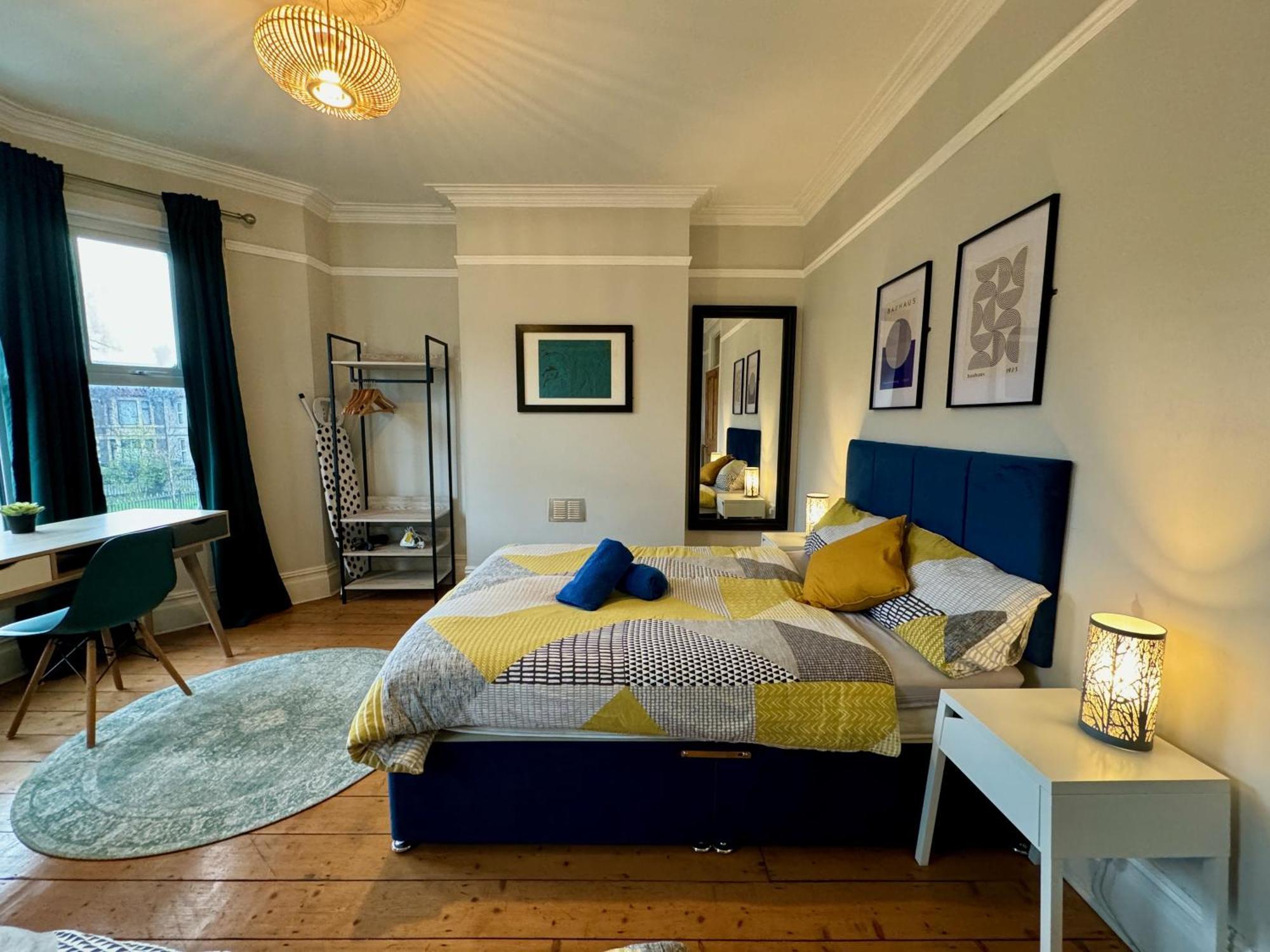 Large Citycentre Townhouse & Hot Tub, Pool Table And Offroad Parking Cardiff Luaran gambar