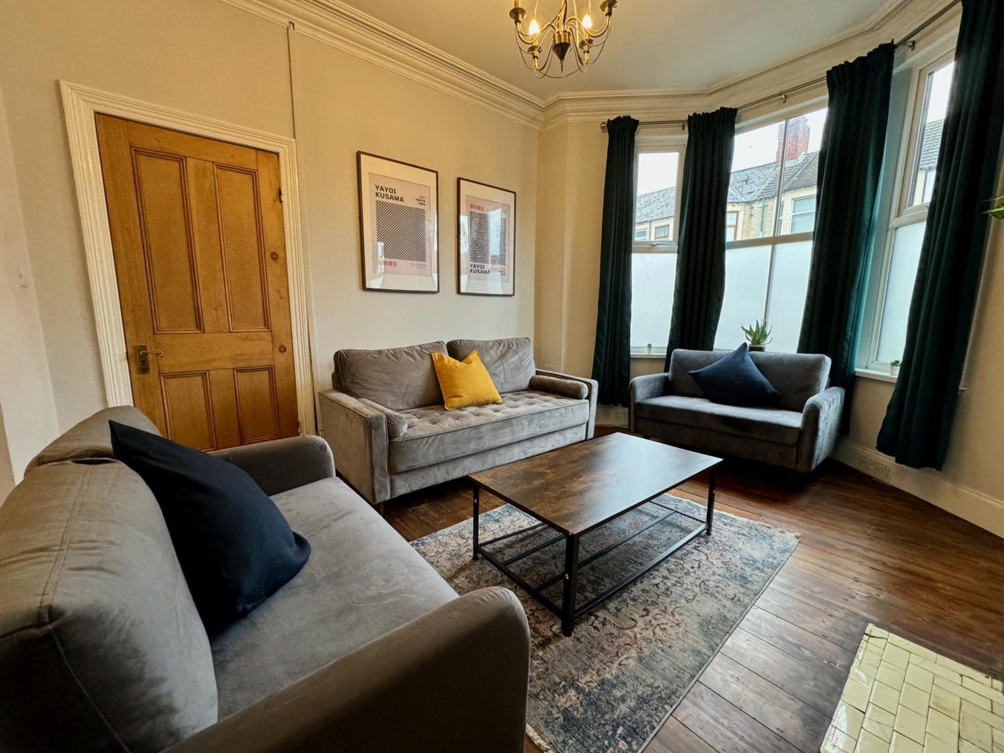 Large Citycentre Townhouse & Hot Tub, Pool Table And Offroad Parking Cardiff Luaran gambar