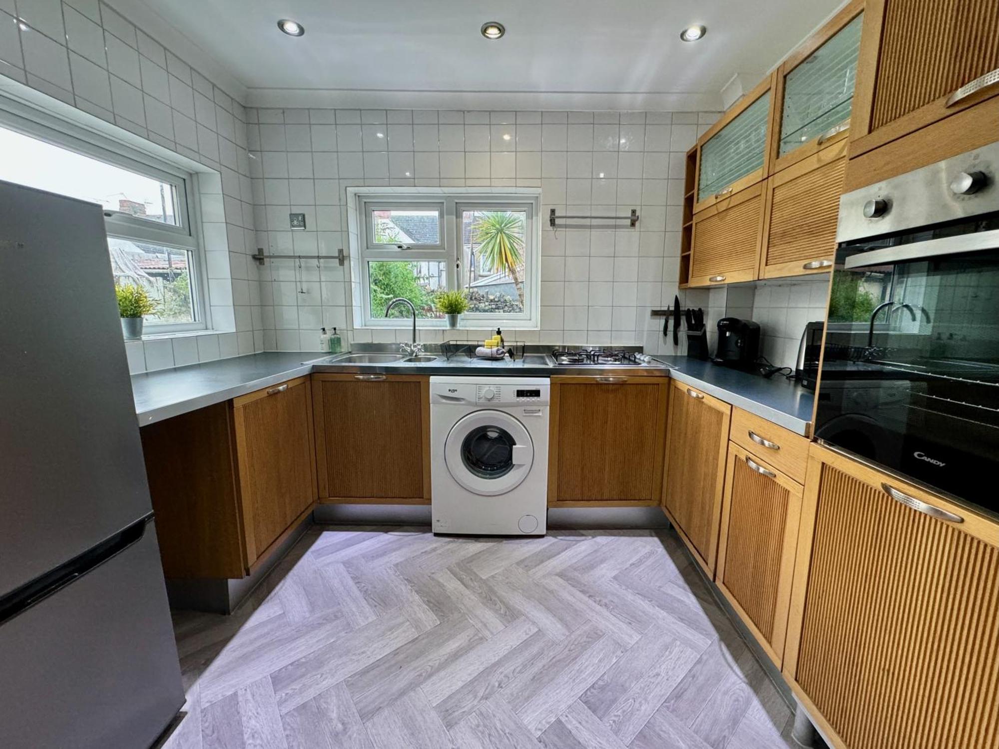 Large Citycentre Townhouse & Hot Tub, Pool Table And Offroad Parking Cardiff Luaran gambar